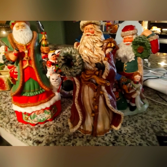 Festive Santa Claus Figurines Set